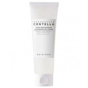 Гель-пенка с мягким осветляющим действием SKIN1004 — Tone Brightening Cleansing Gel Foam