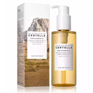 Лёгкое гидрофильное масло SKIN1004 — Madagascar Centella Light Cleansing Oil