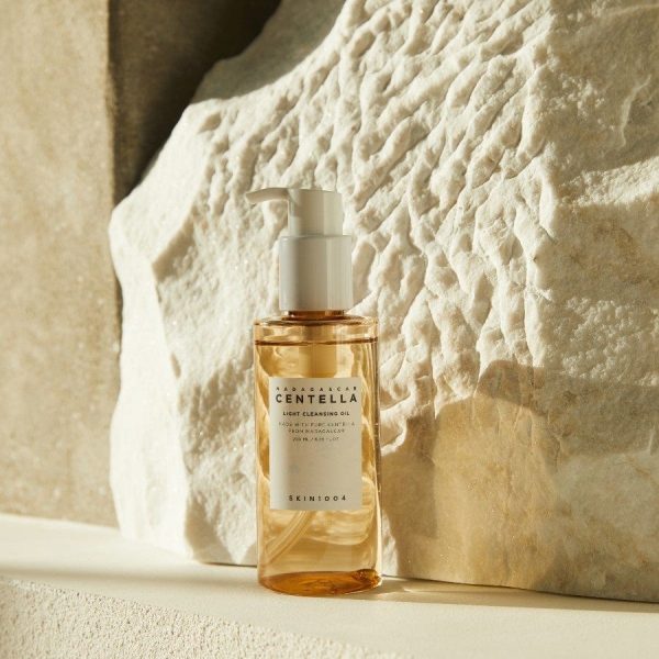 Лёгкое гидрофильное масло SKIN1004 — Madagascar Centella Light Cleansing Oil — изображение 2